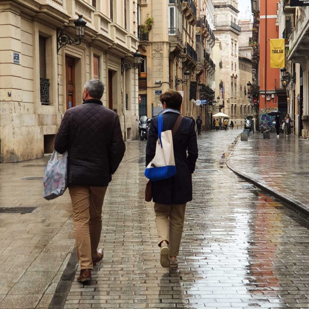 To menneske på gaden i Valencia